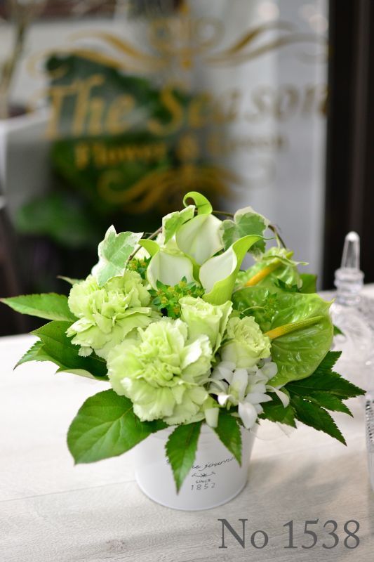 画像2: Pari's Style Arragement(White・Green)  花材はお任せ〜季節のお花で上品に仕上げます〜